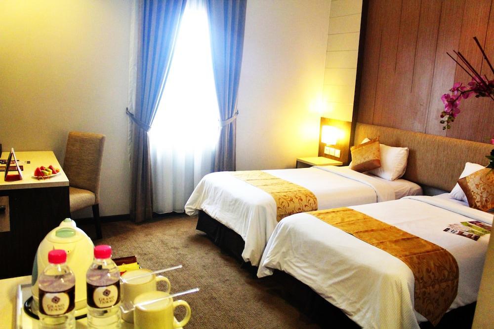 Tjokro Hotel Klaten Kültér fotó