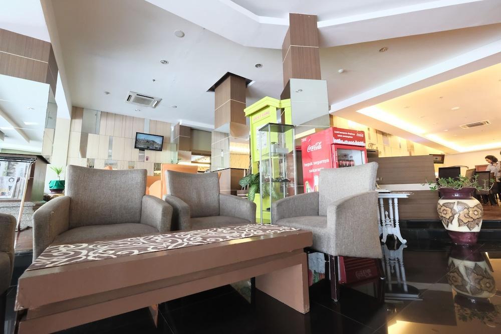 Tjokro Hotel Klaten Kültér fotó