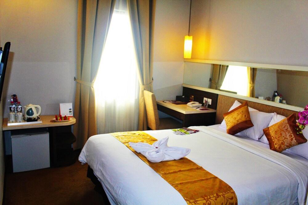 Tjokro Hotel Klaten Kültér fotó