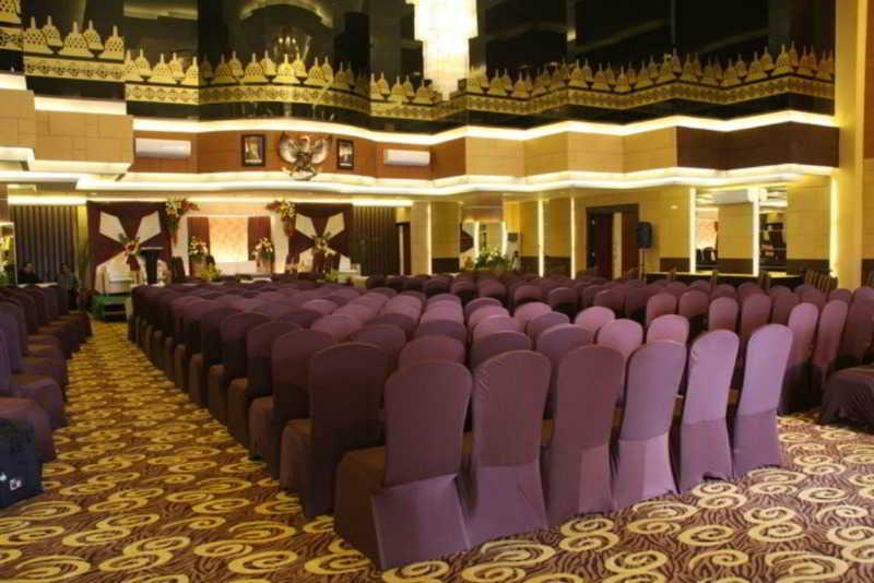 Tjokro Hotel Klaten Kültér fotó