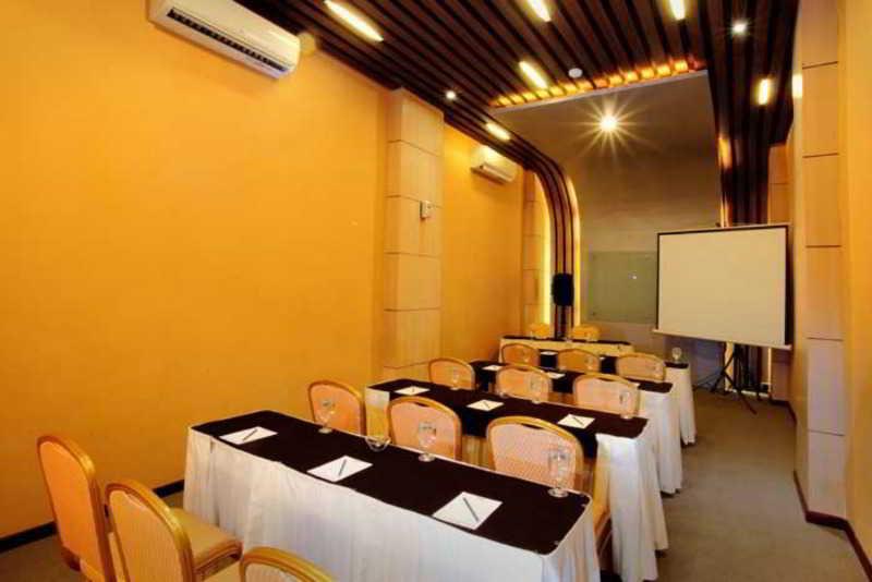 Tjokro Hotel Klaten Kültér fotó